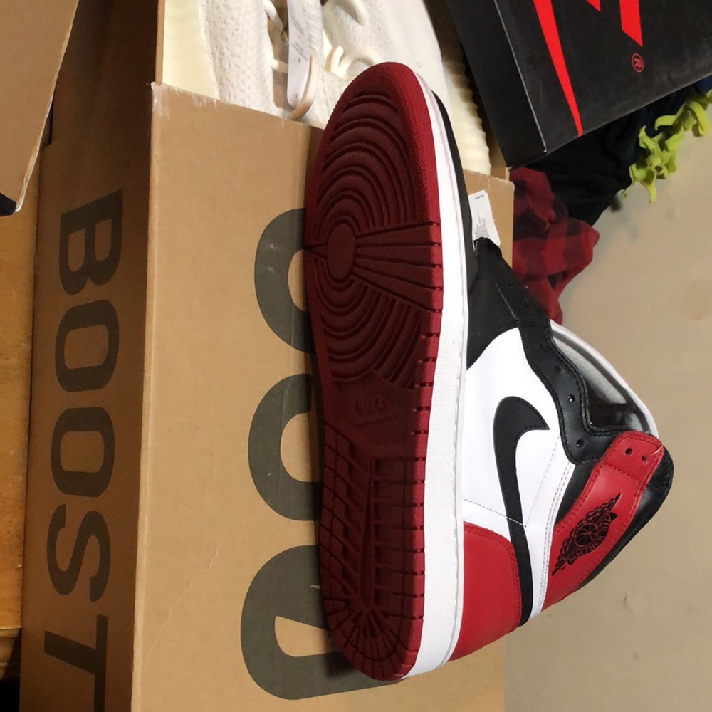 Air Jordan 1 Retro High OG - Picture 12 of 14